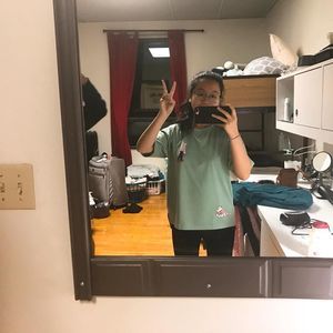 Meet your Posher, Vy